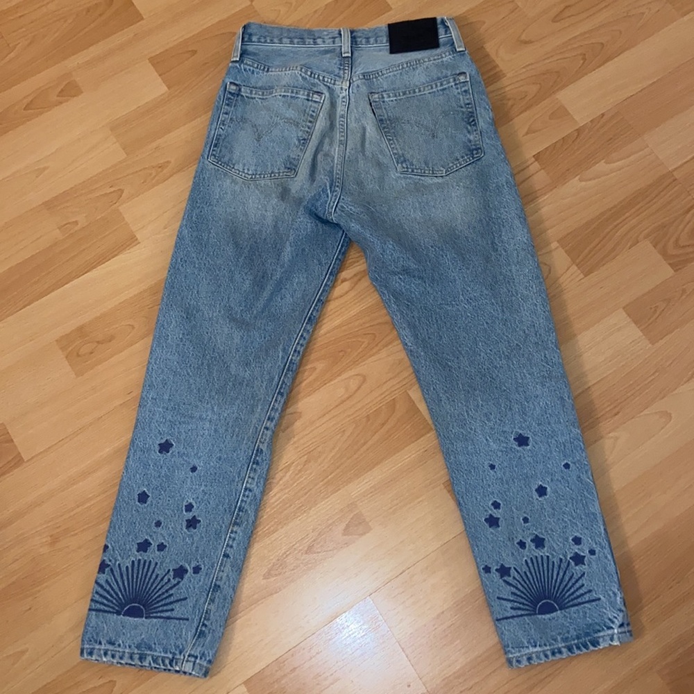Levi’s embroidered boyfriend jeans